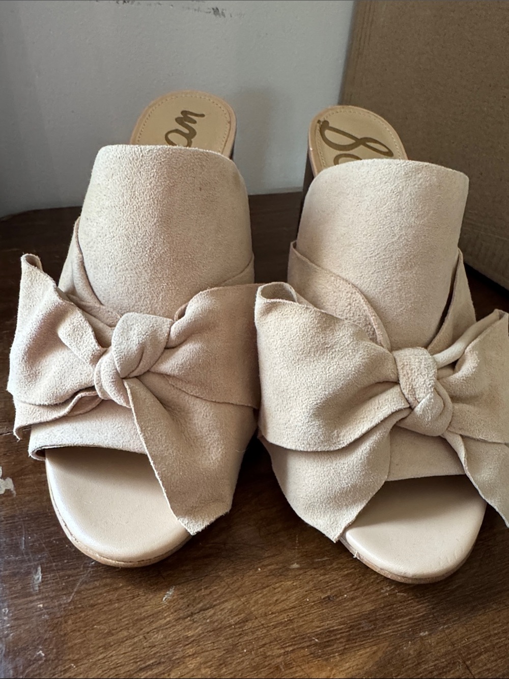 Sam Edelman Tan Suede Knot Bow Mules - Picture 2 of 6